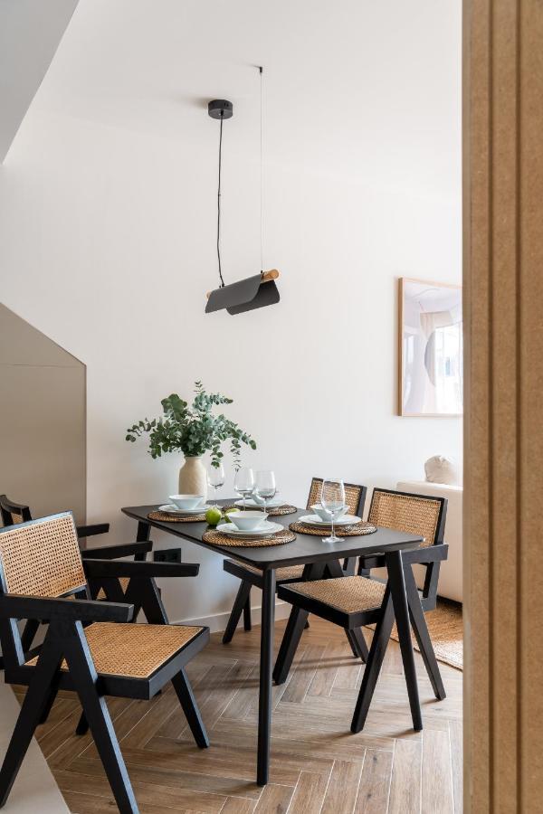 Magno Apartments Robles With Jacuzzi And Private Parking Sevilla Eksteriør billede